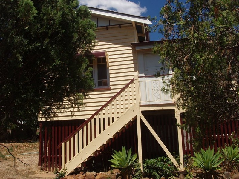 19 James St, Mount Morgan QLD 4714