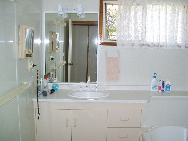 92 Donovan Cresent, Gracemere QLD 4702