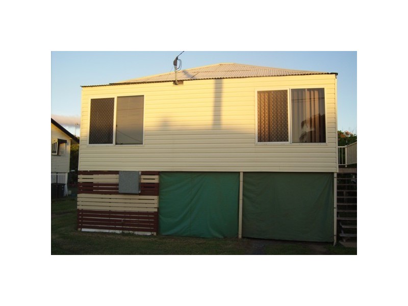 284 Pine St, Berserker QLD 4701