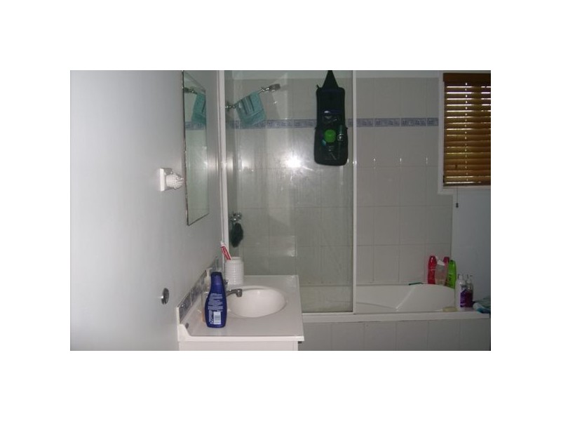 284 Pine St, Berserker QLD 4701