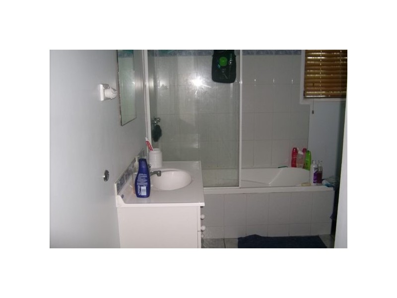 284 Pine St, Berserker QLD 4701