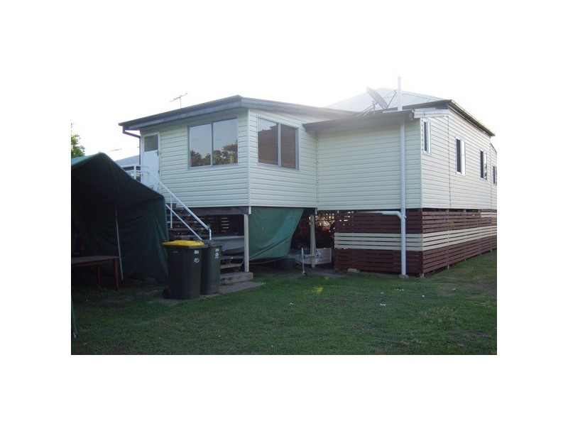 284 Pine St, Berserker QLD 4701