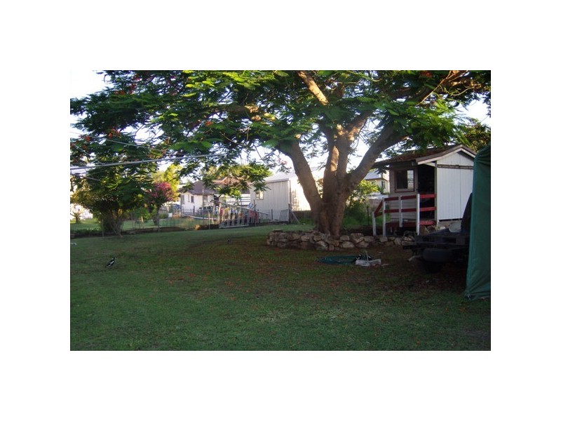 284 Pine St, Berserker QLD 4701