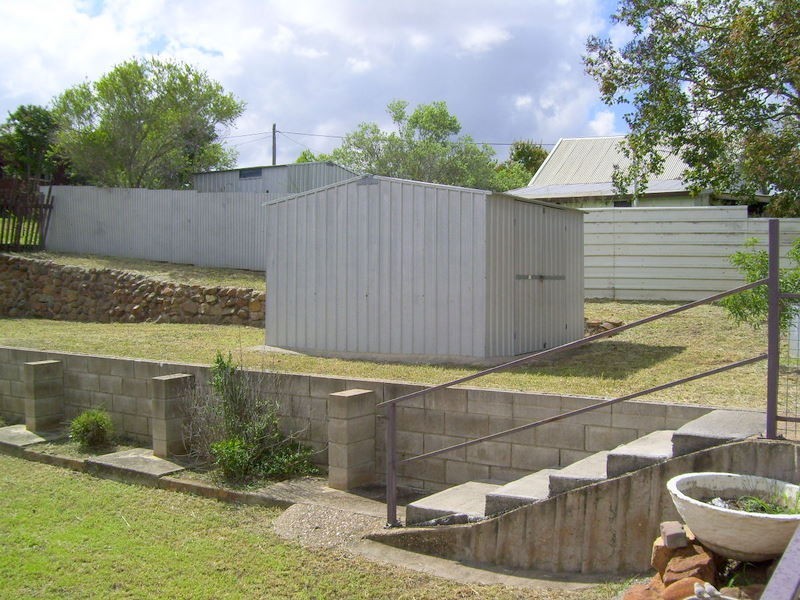 9 Tipperary Road, Mount Morgan QLD 4714