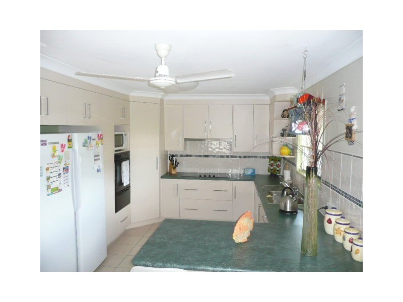 29 Hardy Ave, Park Avenue QLD 4701