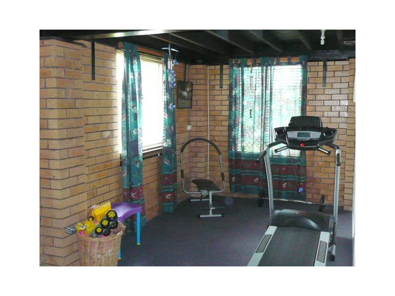 29 Hardy Ave, Park Avenue QLD 4701