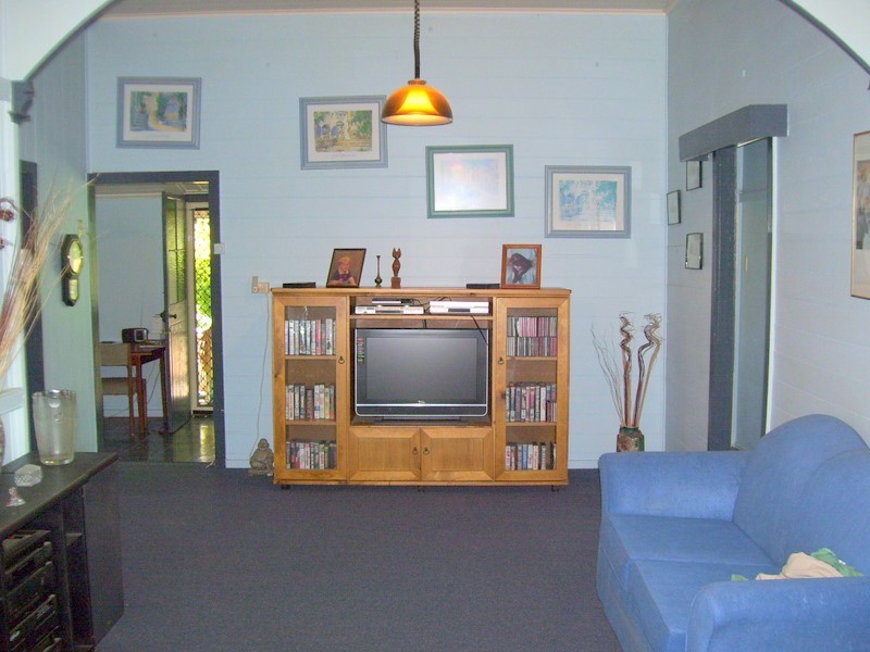 41 East Street, Mount Morgan QLD 4714