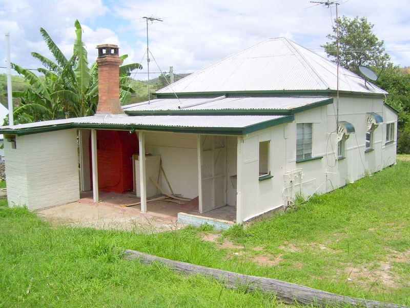 8 Dublin Lane, Mount Morgan QLD 4714