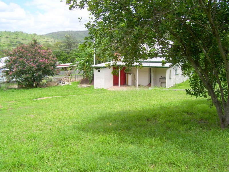 8 Dublin Lane, Mount Morgan QLD 4714