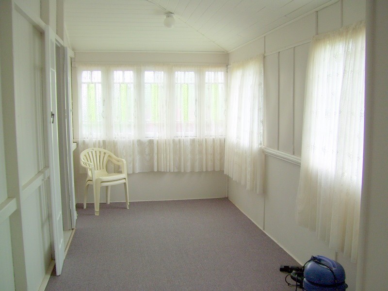 10 Hall Street South, Mount Morgan QLD 4714