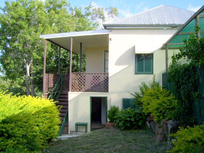 30 West Street, Mount Morgan QLD 4714
