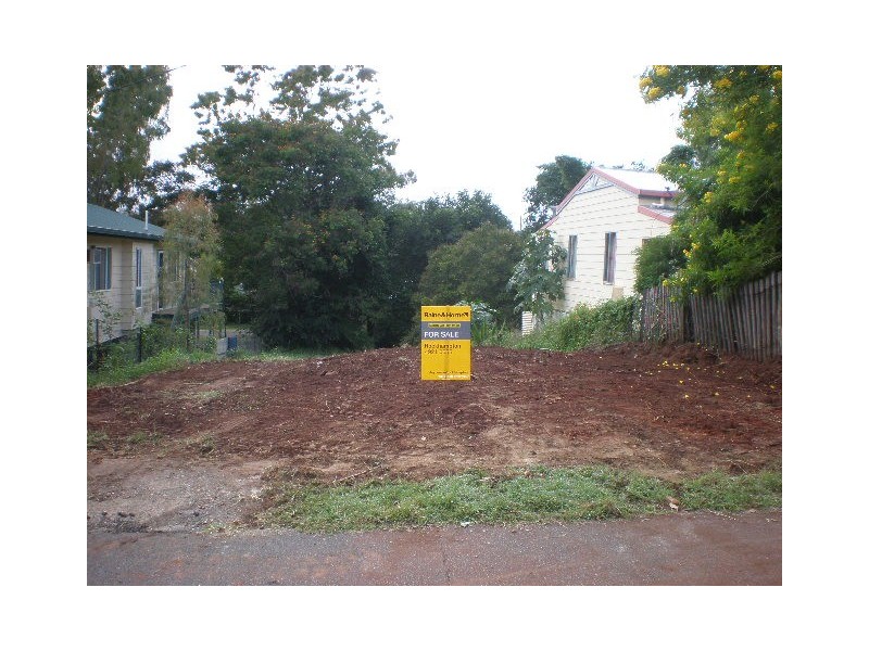 7 Central Street, Mount Morgan QLD 4714