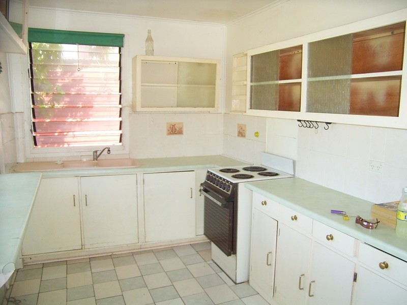 8 Gordon Street, Mount Morgan QLD 4714