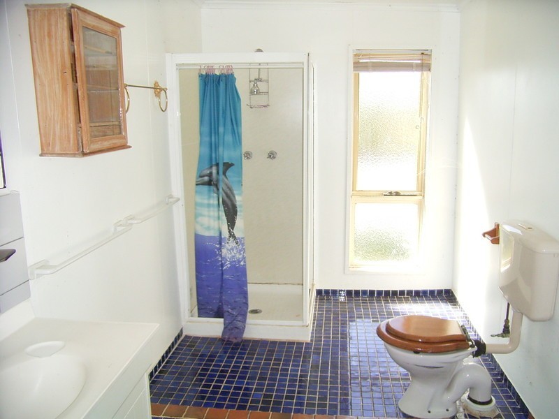 8 Gordon Street, Mount Morgan QLD 4714