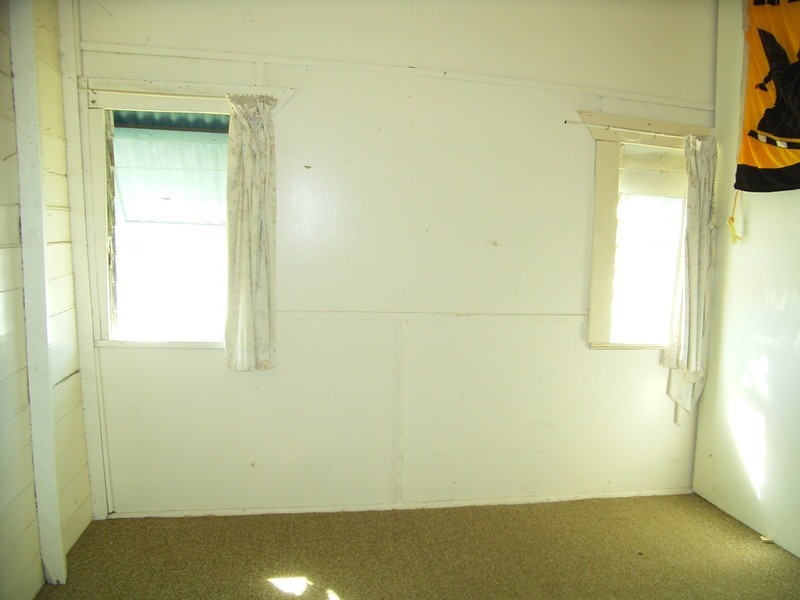 8 Gordon Street, Mount Morgan QLD 4714