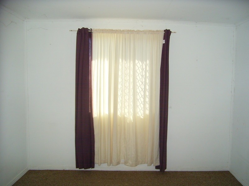 8 Gordon Street, Mount Morgan QLD 4714