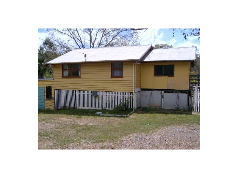 2 Thompson Ave, Mount Morgan QLD 4714