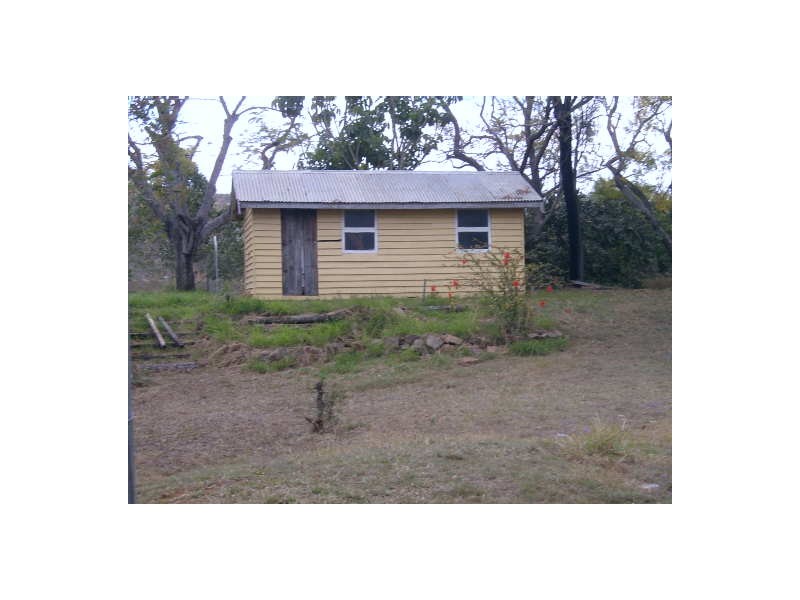 2 Thompson Ave, Mount Morgan QLD 4714