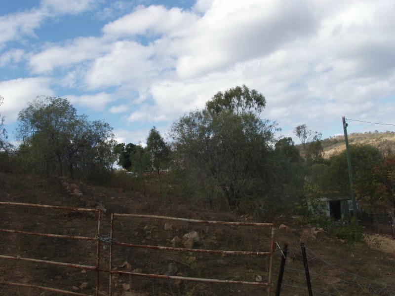10 Lee Street, Mount Morgan QLD 4714
