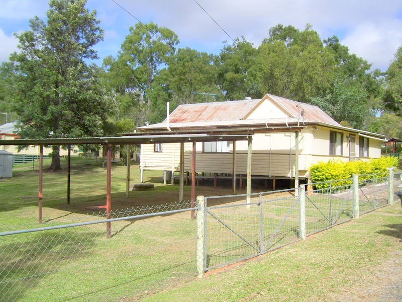 12 Central Street, Mount Morgan QLD 4714