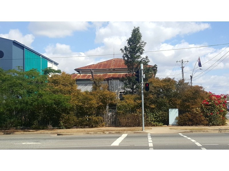 2 BOLSOVER STREET, Rockhampton City QLD 4700