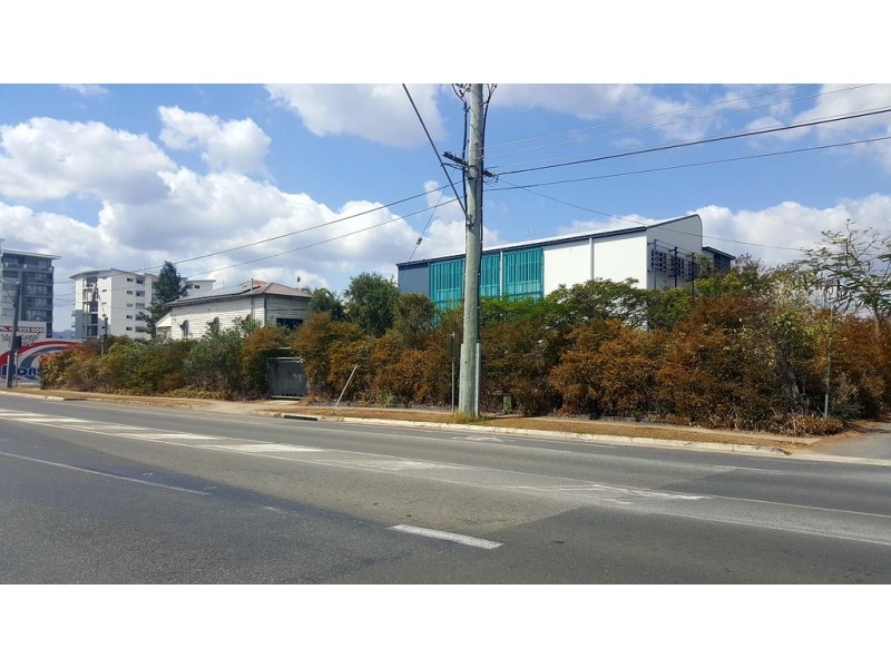 2 BOLSOVER STREET, Rockhampton City QLD 4700