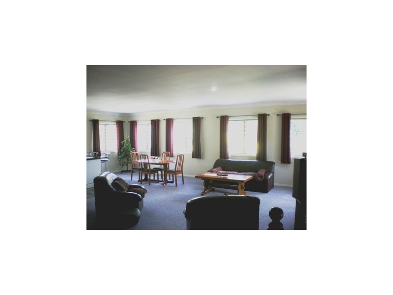 4 Dee Street, Mount Morgan QLD 4714