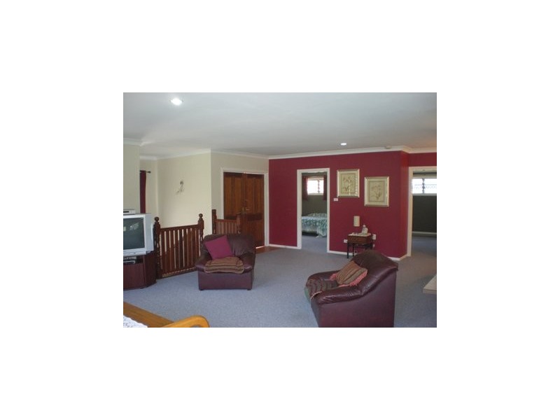 4 Dee Street, Mount Morgan QLD 4714