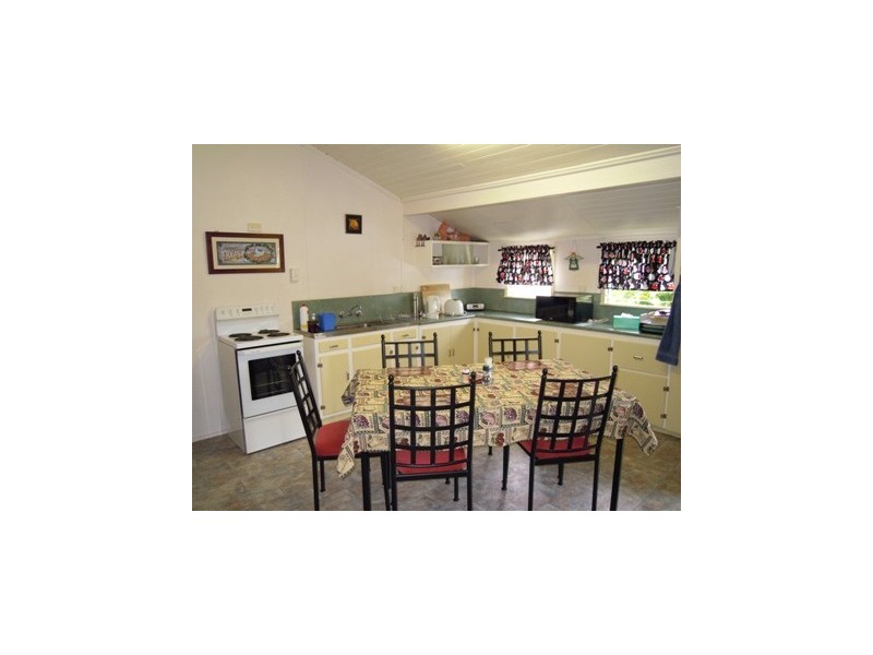 Park Avenue QLD 4701