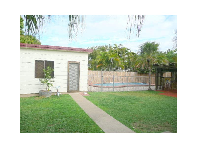66 Kershaw Street, Park Avenue QLD 4701