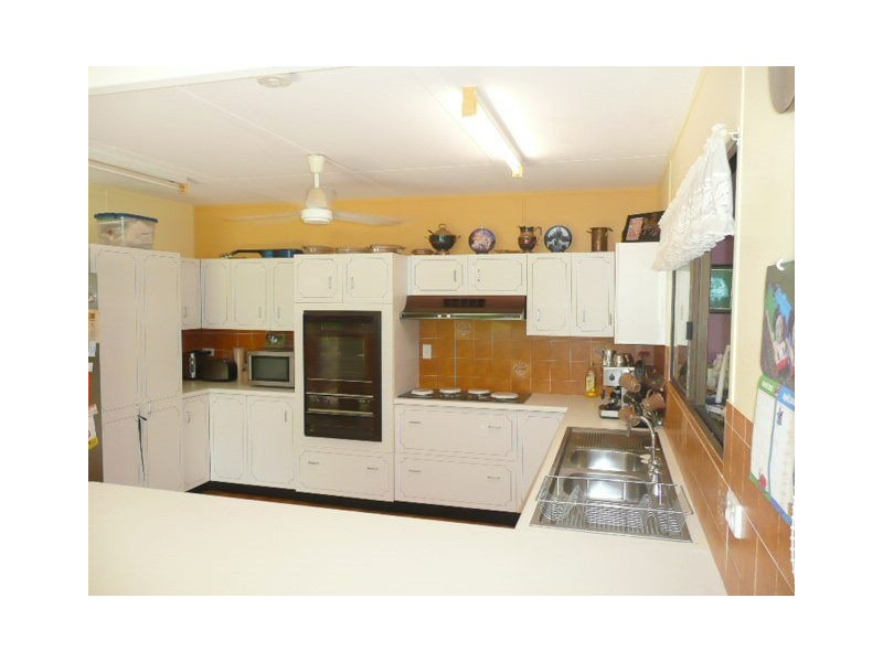 98 Black Gin Ck Rd, Alton Downs QLD 4702