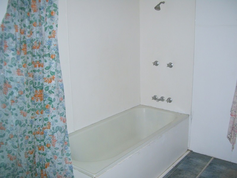 2 Lester Street, Mount Morgan QLD 4714