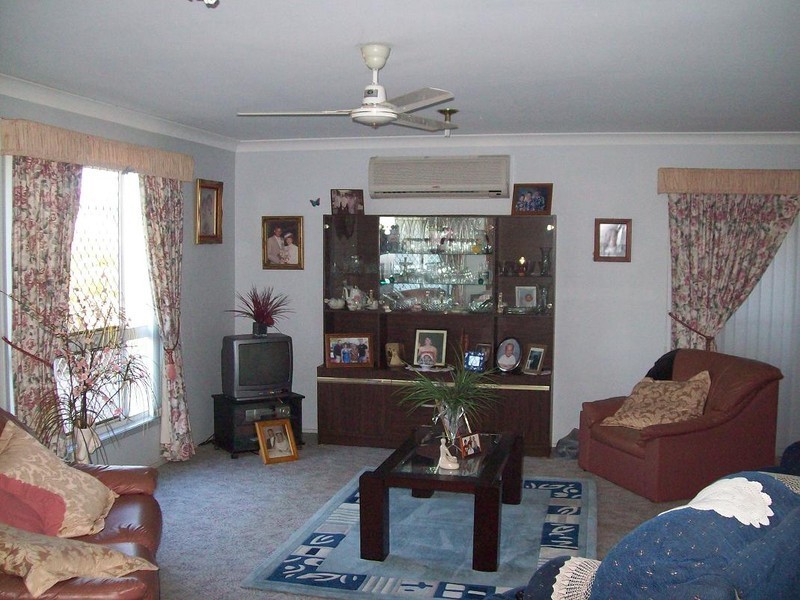 34 Deakin Close, Gracemere QLD 4702