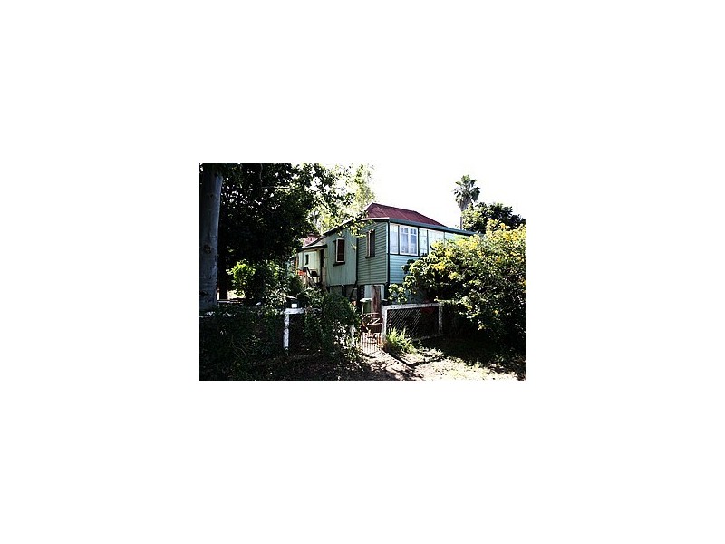 15 Byrnes Parade, Mount Morgan QLD 4714