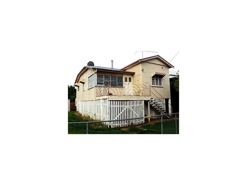 43 Dee Street, Mount Morgan QLD 4714