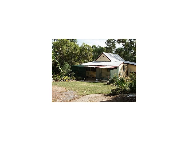 160 East Street, Mount Morgan QLD 4714