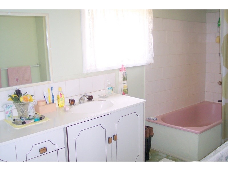 10-12 North Street, Mount Morgan QLD 4714