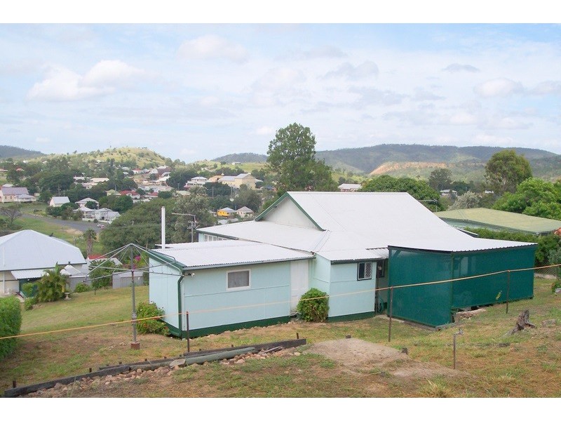 10-12 North Street, Mount Morgan QLD 4714