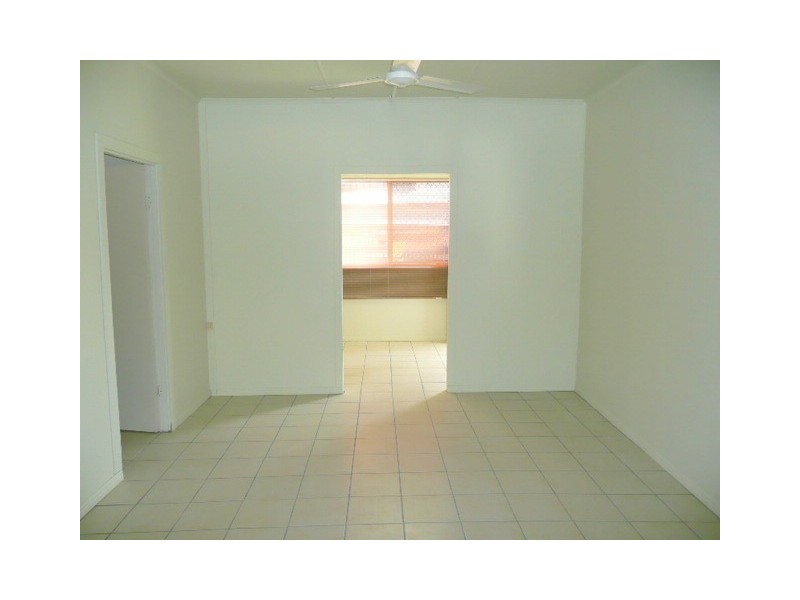 38 Tung Yeen Street, Park Avenue QLD 4701