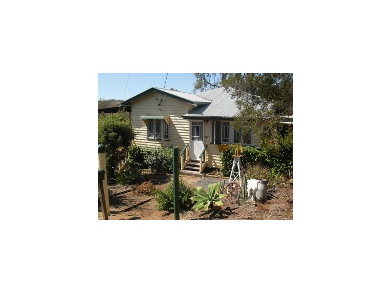 21 West Street, Mount Morgan QLD 4714