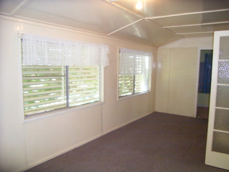 34 Armstrong Street, Berserker QLD 4701
