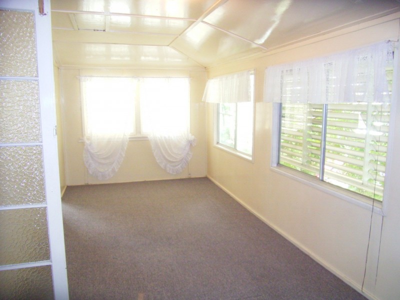 34 Armstrong Street, Berserker QLD 4701