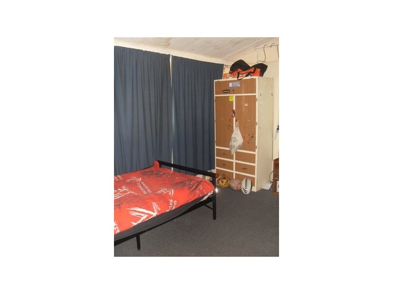 11 Morgan Street, Mount Morgan QLD 4714