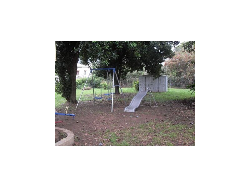 11 Morgan Street, Mount Morgan QLD 4714