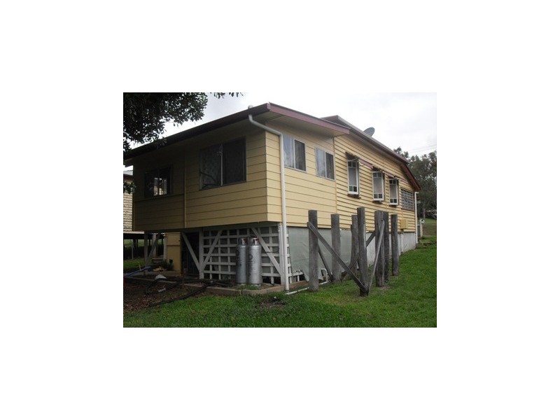 11 Morgan Street, Mount Morgan QLD 4714