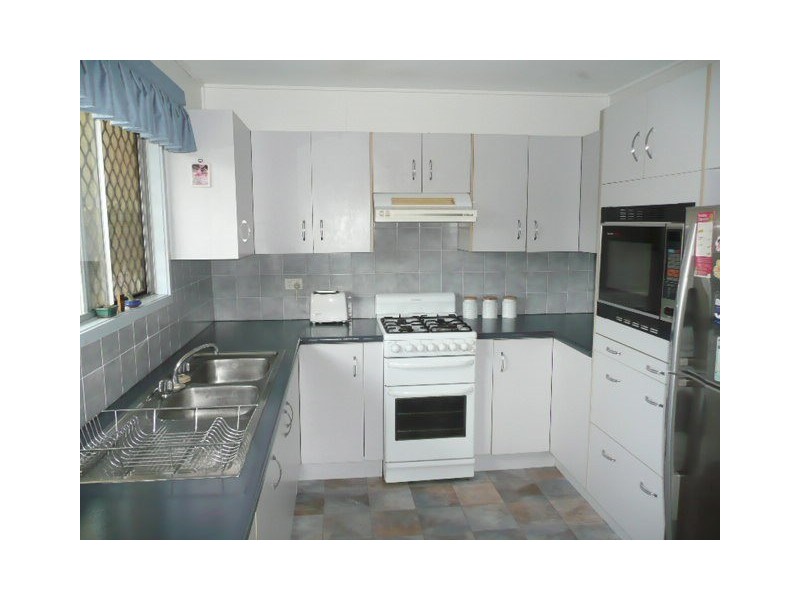 66 Kershaw Street, Park Avenue QLD 4701