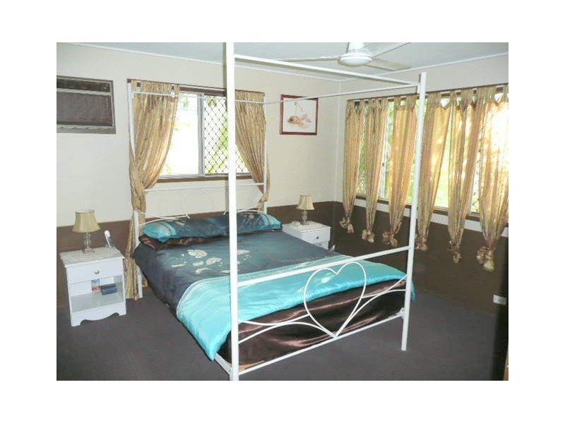 66 Kershaw Street, Park Avenue QLD 4701