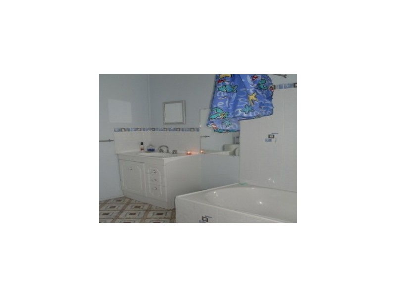 81 Dee Street, Mount Morgan QLD 4714