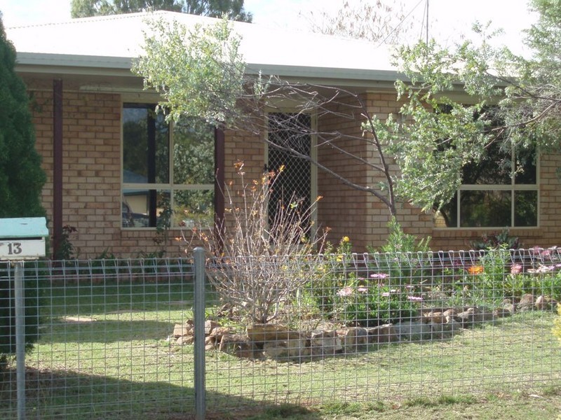 13 Buxton Drive, Gracemere QLD 4702
