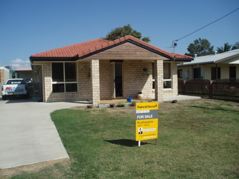 24 Limpus Avenue, Keppel Sands QLD 4702